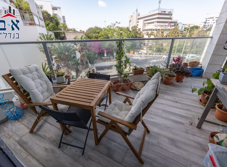 דירה למכירה ברחוב ארתור הנטקה בשכונת אחוזה