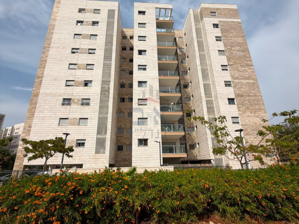 דירה למכירה ברחוב אברהם ליסין בשכונת קריית אליעזר