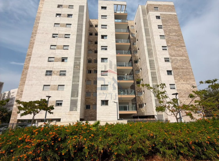 דירה למכירה ברחוב אברהם ליסין בשכונת קריית אליעזר