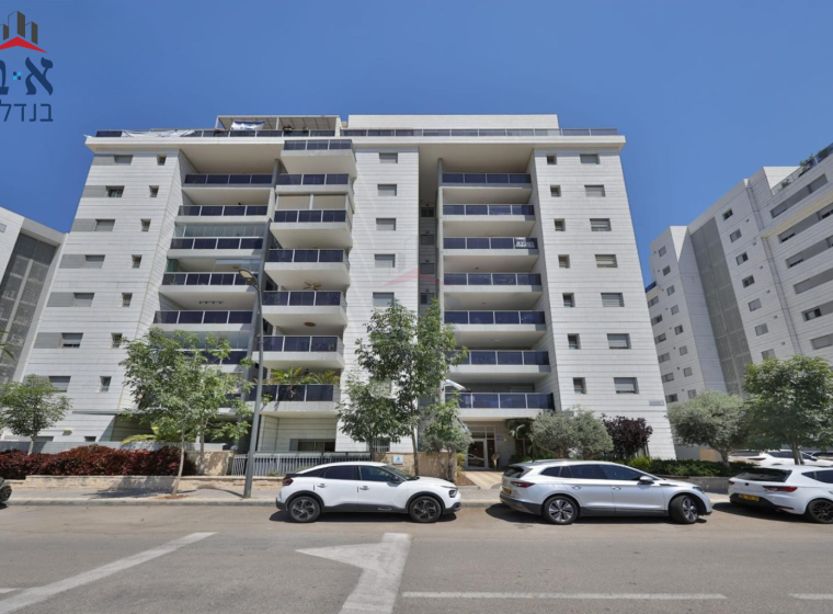 דירת גן למכירה בקרית ביאליק ברחוב אהוד מנור בשכונת אפקה